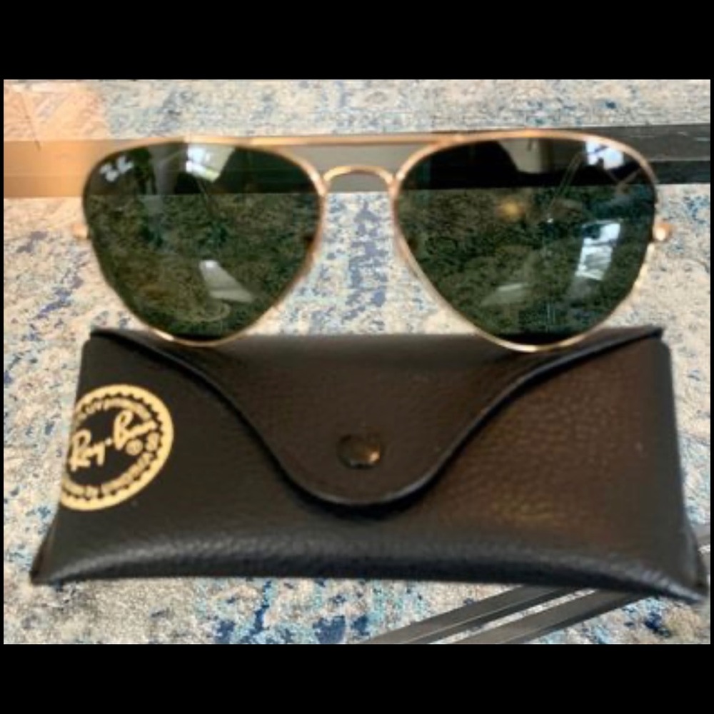 Ray Ban Aviator Sunglasses with case - Unisex - Excellent condition - NEVER WORN